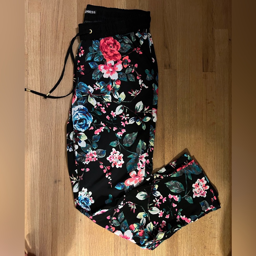 Floral Express pants!